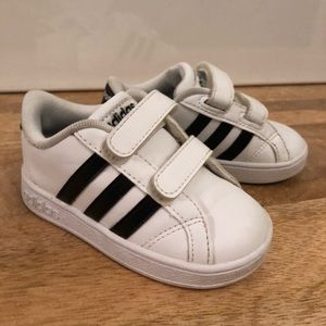 Adidas toddler boy shoes size 6k